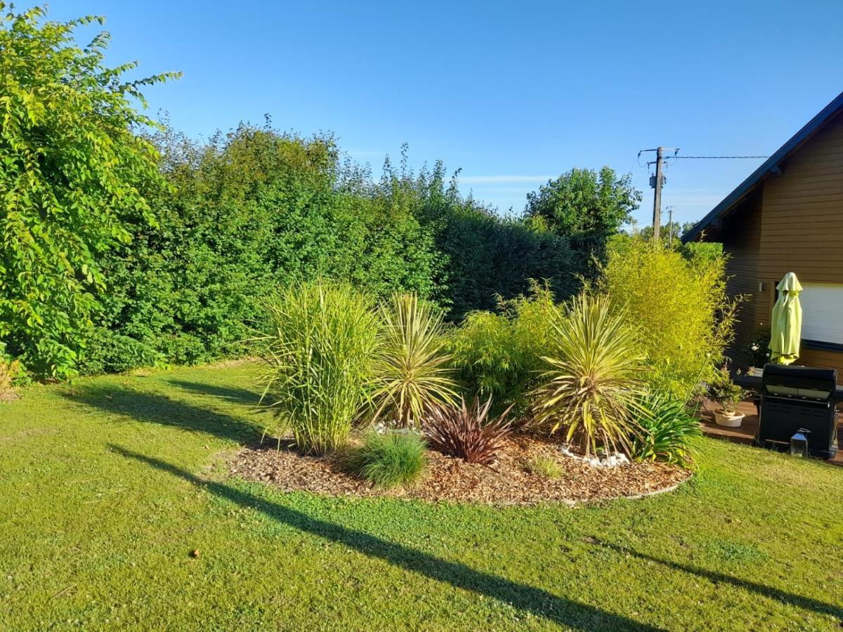 Chambre Dans Un Ecrin De Verdure Angrie Exterior foto