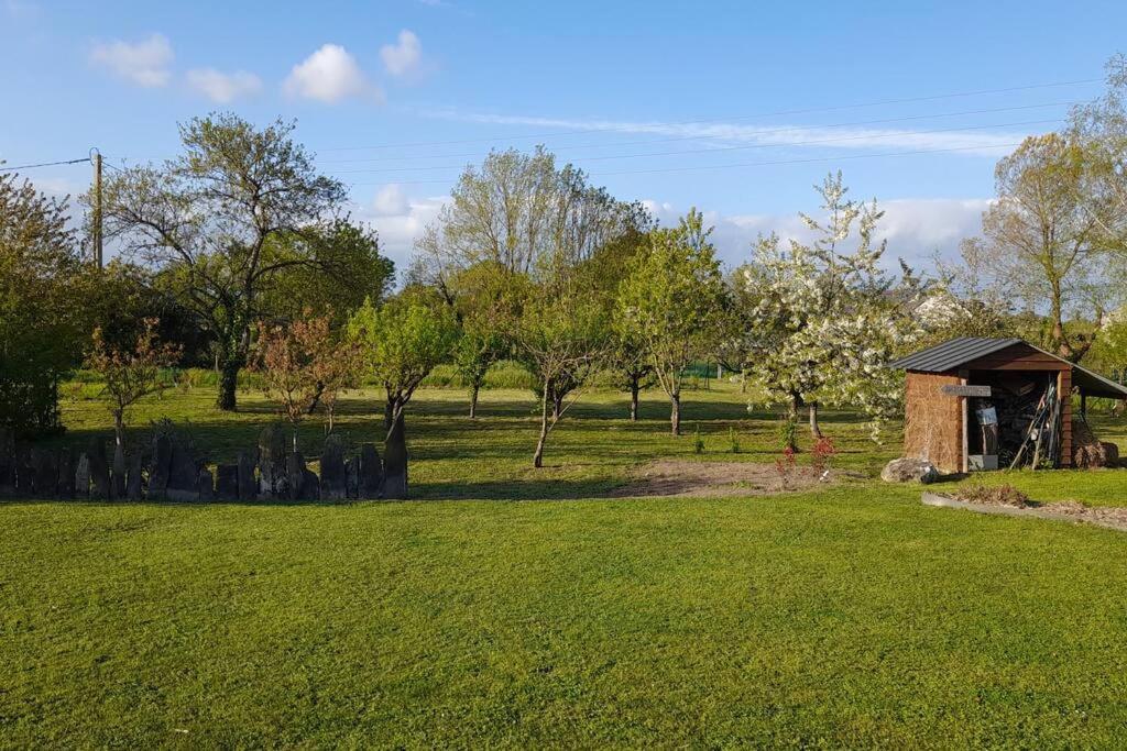 Chambre Dans Un Ecrin De Verdure Angrie Exterior foto