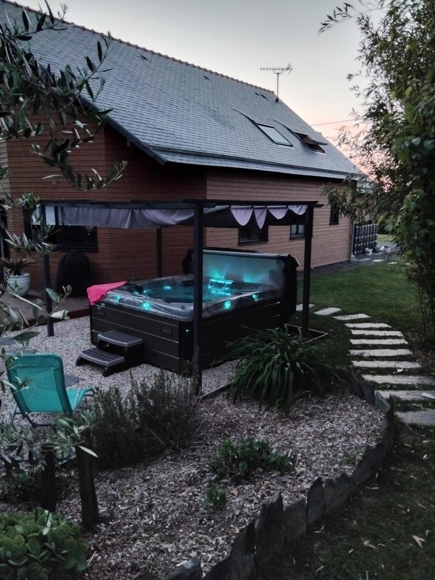 Chambre Dans Un Ecrin De Verdure Angrie Exterior foto